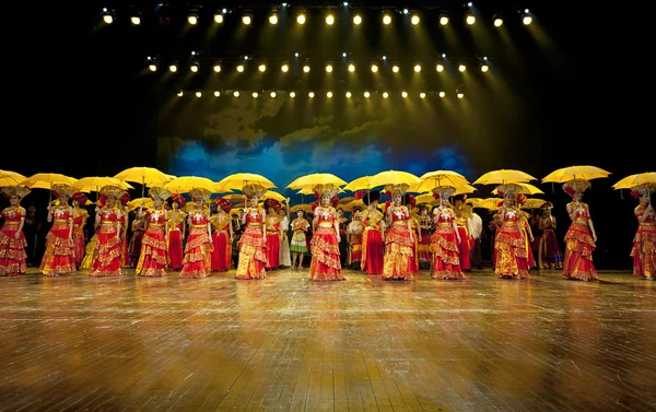 Danza etnica cinese di nazionalità Yi — Foto Stock