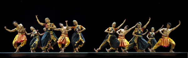 Indian Bharatanatyam dancer — Stock Photo, Image