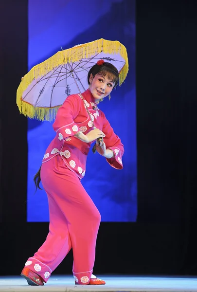 Oldukça Çince Geleneksel opera oyuncu tiyatro kostüm — Stok fotoğraf