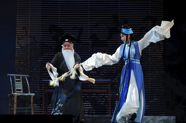 Chinese traditional opera actor with theatrical costume — Stock Photo, Image