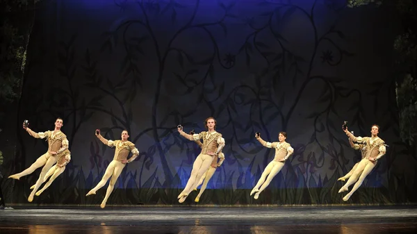 Jumping ballet dancers — Stock Photo, Image