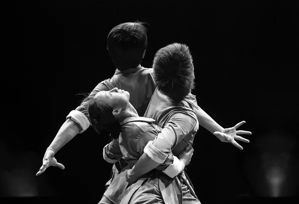 Chinese modern dancers — Stock Photo, Image