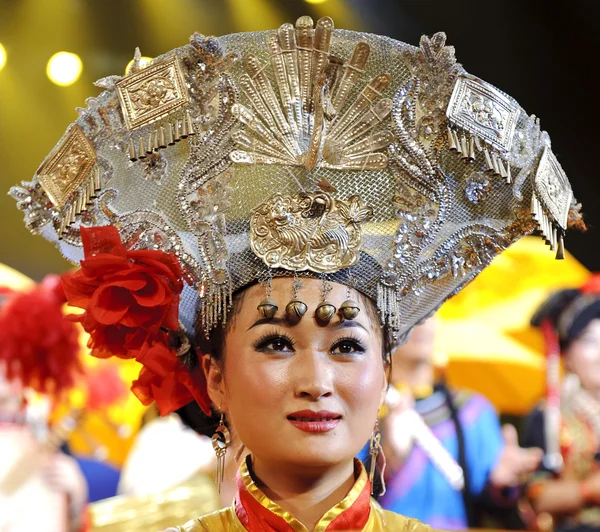 Dança étnica chinesa de nacionalidade Yi — Fotografia de Stock