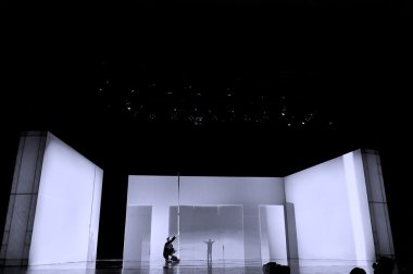 Modern dansçı Fransız