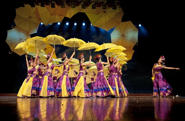 Chinese ethnic dance of Yi nationality — Stock Photo, Image