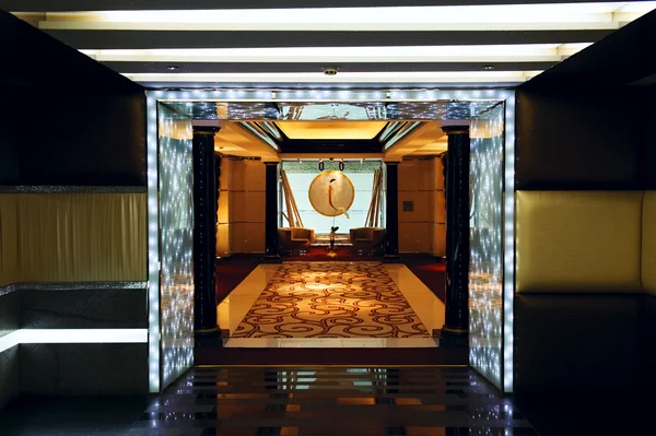 Gorgeous interior of Burj Al Arab — Stock Photo, Image