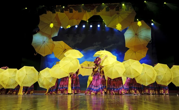 Chinese ethnic dance of Yi nationality — Stock Photo, Image