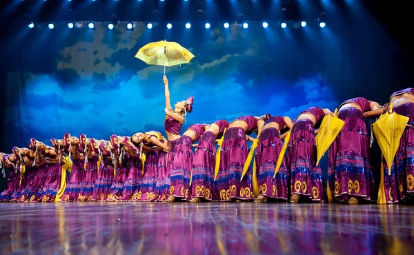 Chinese ethnic dance of Yi nationality — Stock Photo, Image