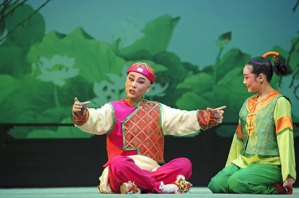 Aktor chiński tradycyjnej opery z kostiumów teatralnych — Zdjęcie stockowe