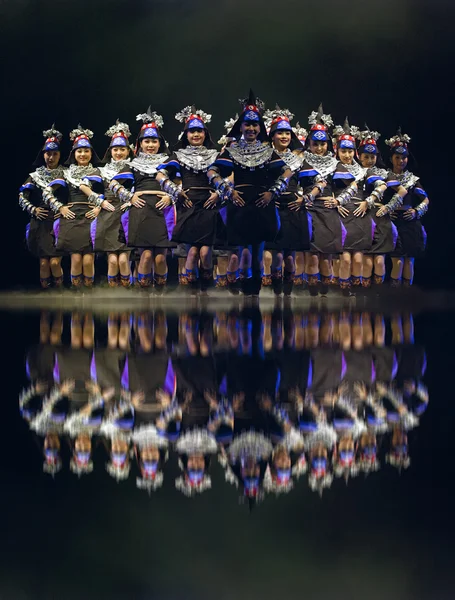 Dança de grupo nacional chinesa — Fotografia de Stock