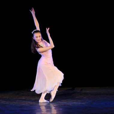 güzel Çin Ulusal dansçı