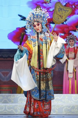 oldukça Çince Geleneksel opera oyuncu tiyatro kostüm