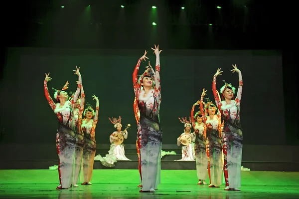 Čínské lidové taneční vystoupení — Stock fotografie