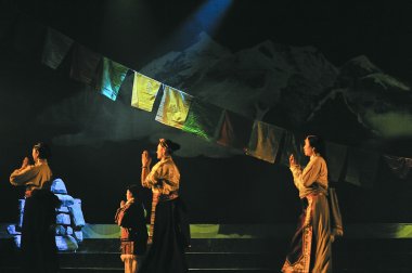 Çin Tibet etnik dansçılar