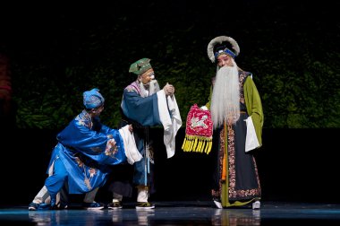 Çince Geleneksel opera aktör tiyatro kostüm 