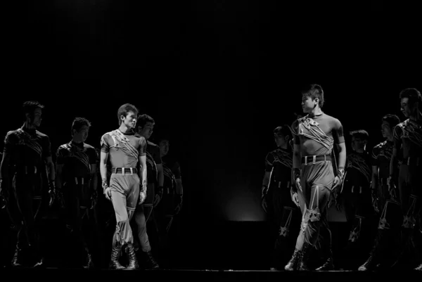Танцоры современности — стоковое фото
