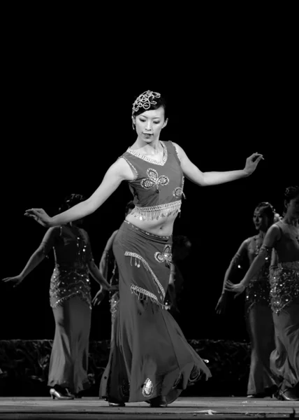 Chiński dai etniczne taniec — Zdjęcie stockowe