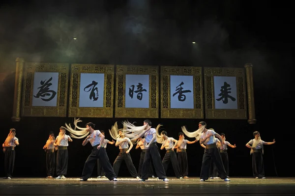 Ator de ópera tradicional chinesa com traje teatral — Fotografia de Stock