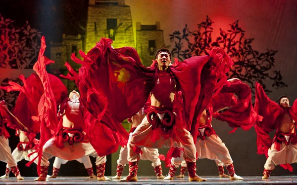中国羌国立ダンサー — ストック写真