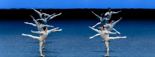 Ballet dancers — Stock Photo, Image