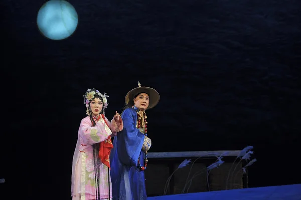 Китайський традиційний оперний актор з театральним костюмом — стокове фото
