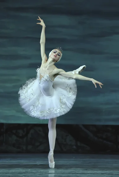 Swan lake ballet uitgevoerd door Russische Koninklijk ballet — Stockfoto