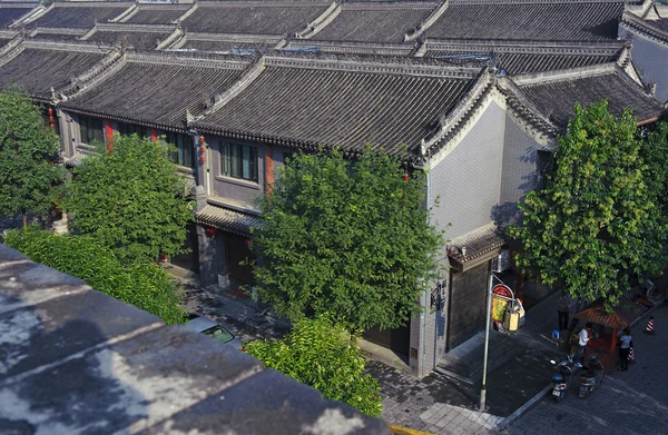 Casas tradicionais chinesas com telha — Fotografia de Stock