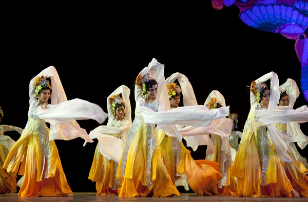 Dançarinos nacionais chineses — Fotografia de Stock