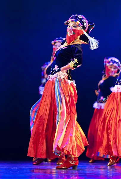 Bastante chinês Qiang bailarinos nacionais — Fotografia de Stock