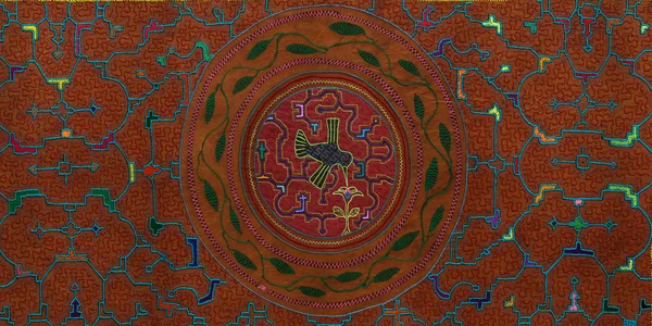 La alfombra está pintada a mano y bordada por artistas peruanos — Foto de Stock