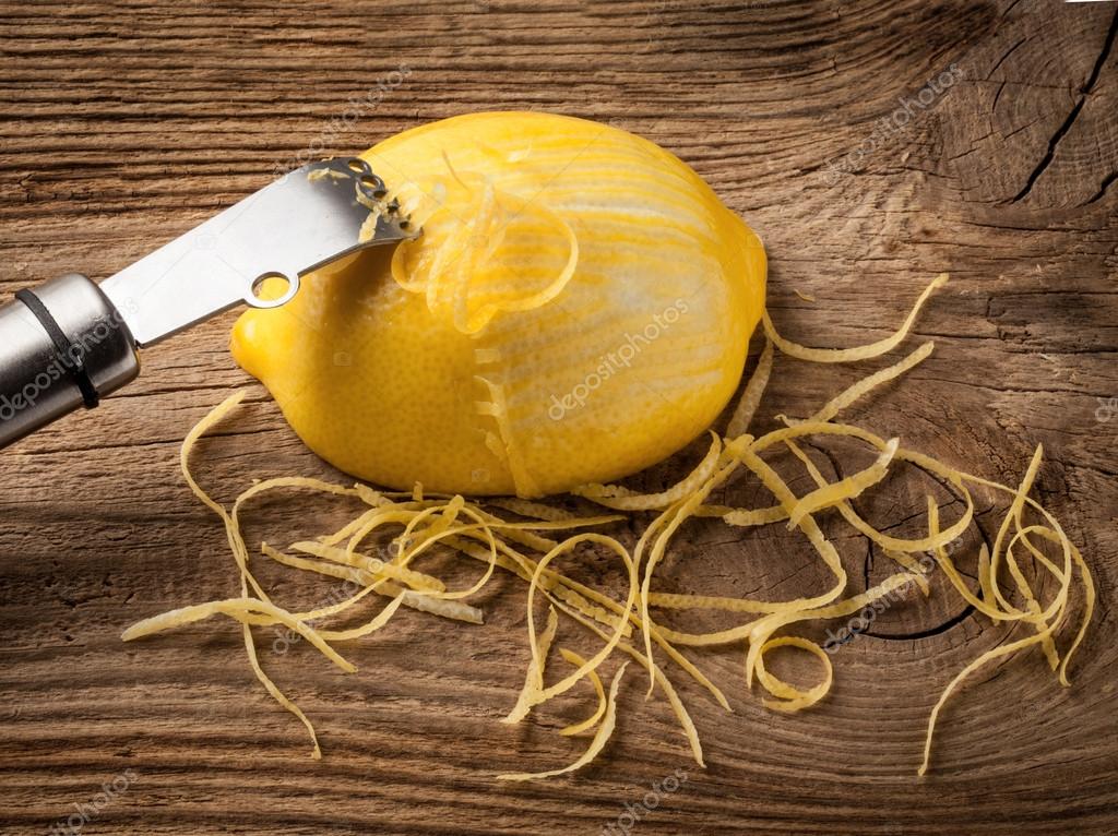 натирание цедры апельсина. лимон цедра, 50 гр. цедра апельсина тертая. цедра лимона и апельсина. что такое цедра.