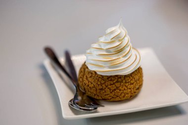 Tabakta servis edilen tatlı.