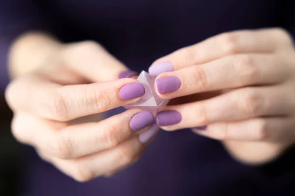 Purple Painted Nails Holding Purple Gemstone — Stock Photo, Image