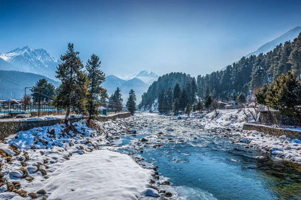 Indah Pemandangan Pahalgam Selama Musim Dingin Dikelilingi Oleh Salju Himalaya — Stok Foto