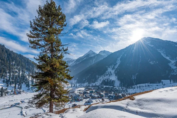 Vinterscenen Byn Aru Lidder Valley Kashmir Nära Pahalgam Indien — Stockfoto