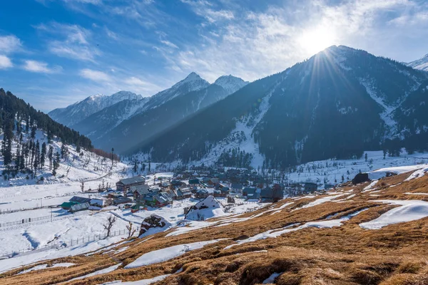Vinterscenen Landsbyen Aru Lidderdalen Kashmir Nær Pahalgam Indien - Stock-foto