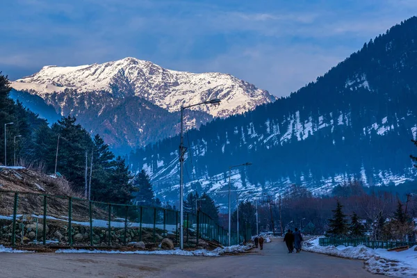 Vacker Utsikt Över Pahalgam Vintersäsongen Omgiven Snö Fryst Himalaya Glaciär — Stockfoto