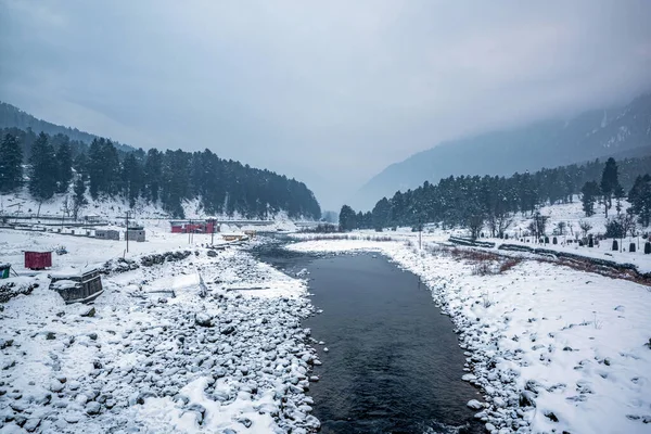 Hermosa Vista Pahalgam Durante Temporada Invierno Rodeada Montañas Glaciares Del — Foto de Stock