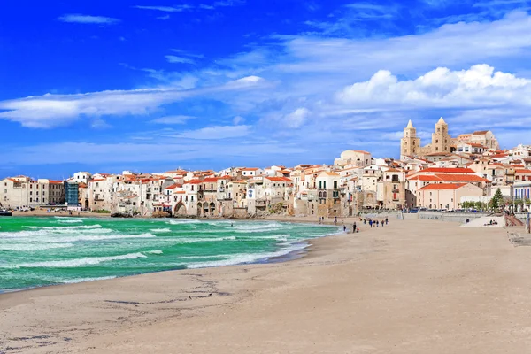 Playa de Cefalu en Italia — Foto de Stock