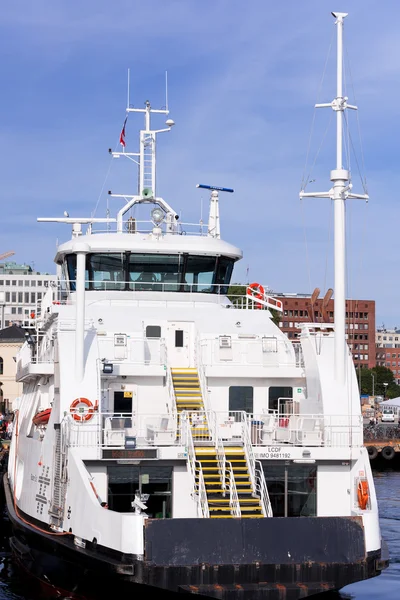 Ferry boat at Aker brygge — Stock Photo, Image