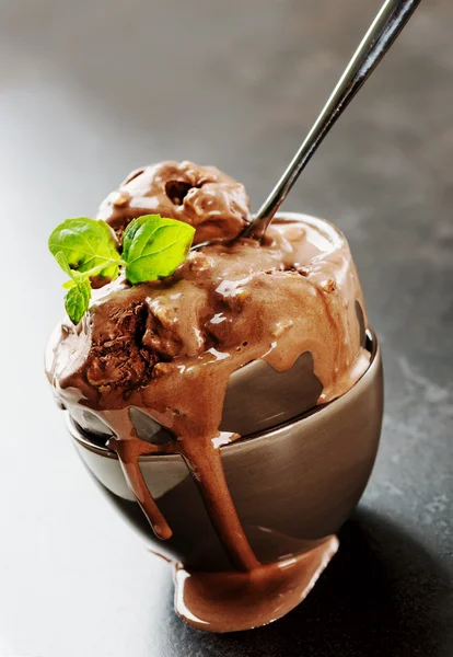 Gelato al cioccolato con menta — Foto Stock