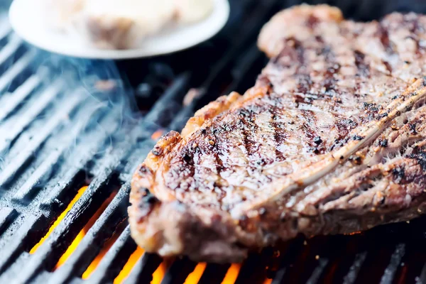 Beef steak on the grill — Stock Photo, Image