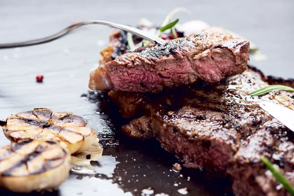 Steak s kořením — Stock fotografie