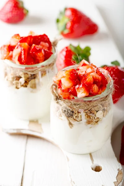 Strawberries desert with cream and cereals — Stock Photo, Image