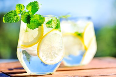 bardak taze limonata