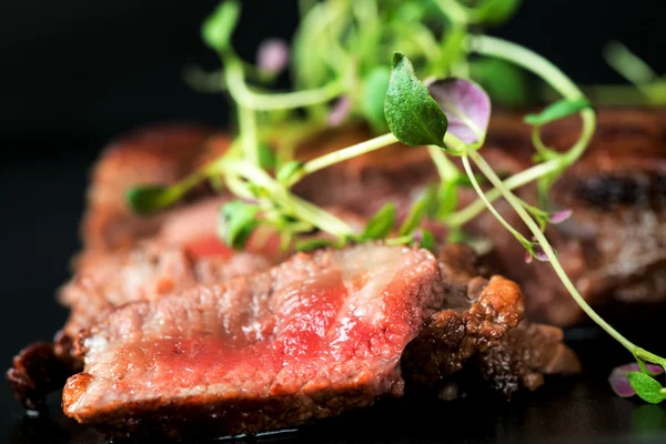 Délicieux steak de boeuf — Photo