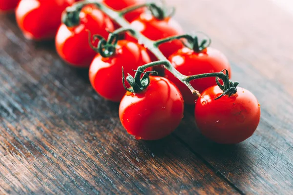 Tomates Cereja Mesa Madeira — Fotografia de Stock