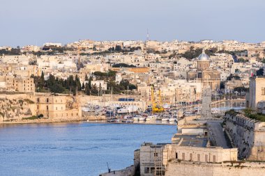 Valletta manzarası gün batımında