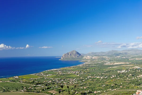 Un paisaje marino en la costa de Sicilia — Foto de Stock