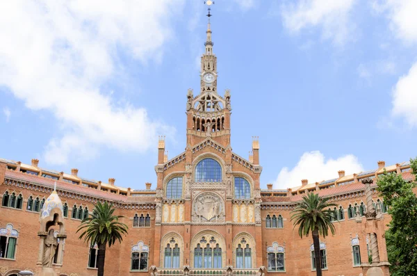 Historisches gebäude in madrid — Stockfoto